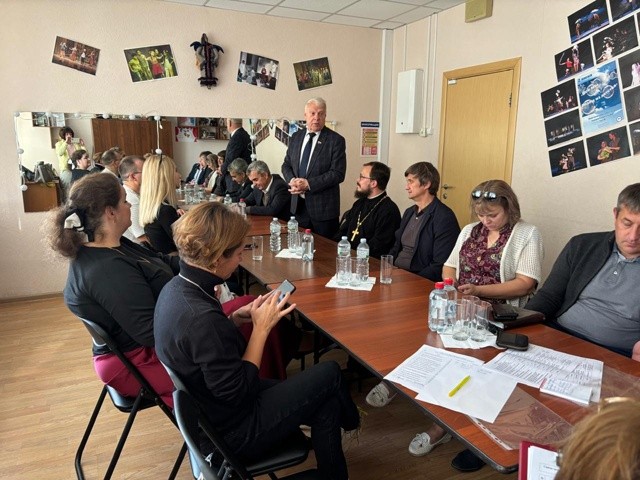 Настоятель храма блаженной Ксении Петербургской на Филатовом Лугу вошел в состав Общественного совета при префектуре ТиНАО