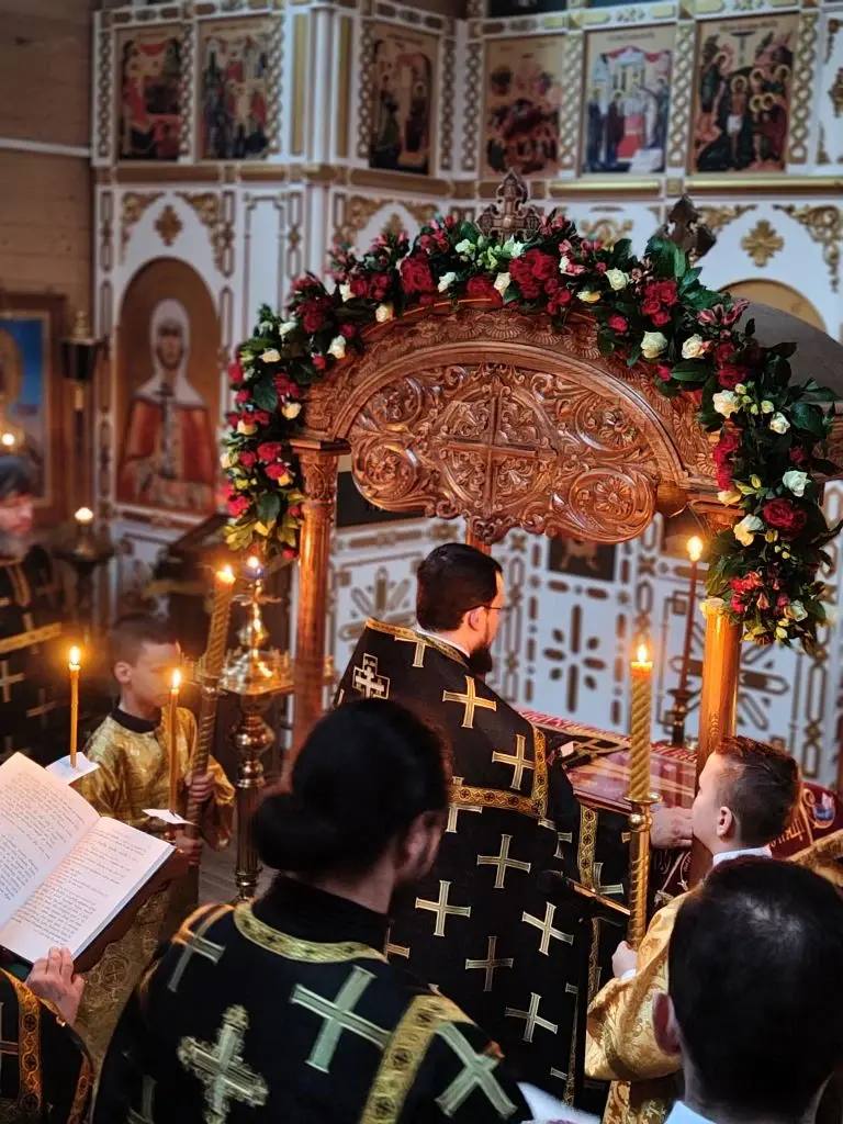 ХРИСТОС ВОСКРЕСЕ!