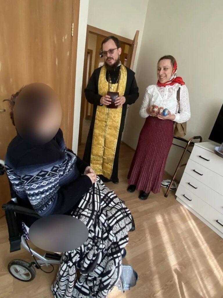 Поздравление пожилых людей из пансионата "Древо Жизни"
