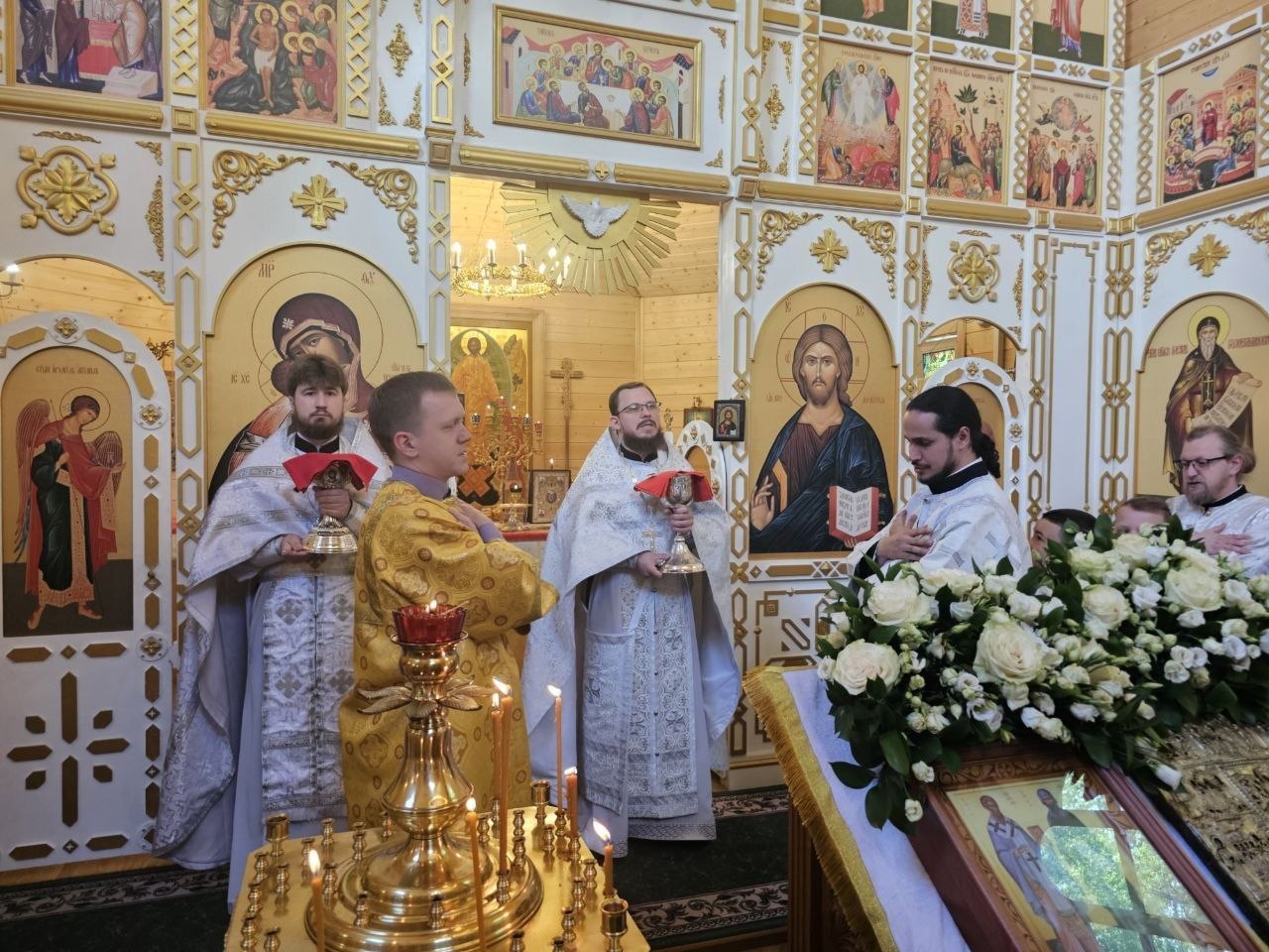 Святые равноапостольные Кирилл и Мефодий
