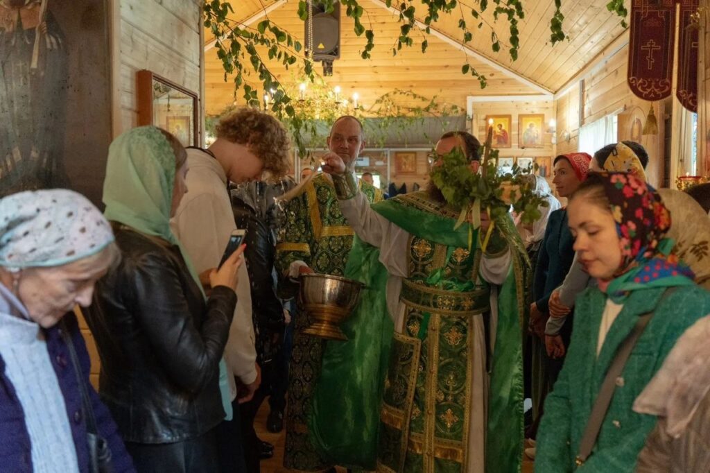 ДЕНЬ СВЯТОЙ ТРОИЦЫ