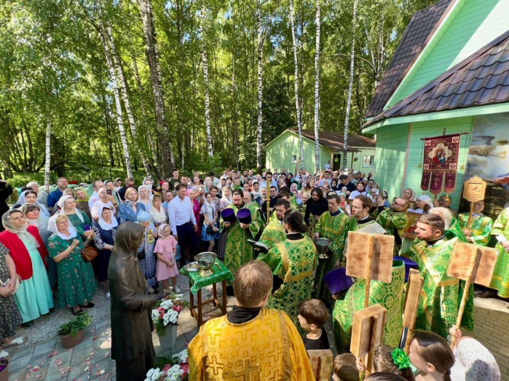 6 июня - прославление в лике святых блаженной Ксении Петербургской